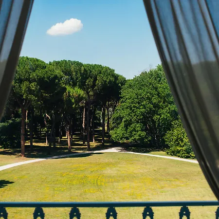 Semesteranläggning (resort) Abbondanzi 4*